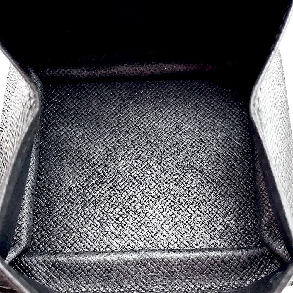 LOUIS VUITTON Black Taiga Porte Monnaie Boite COMES WITH: LV BOX, DUST BAG